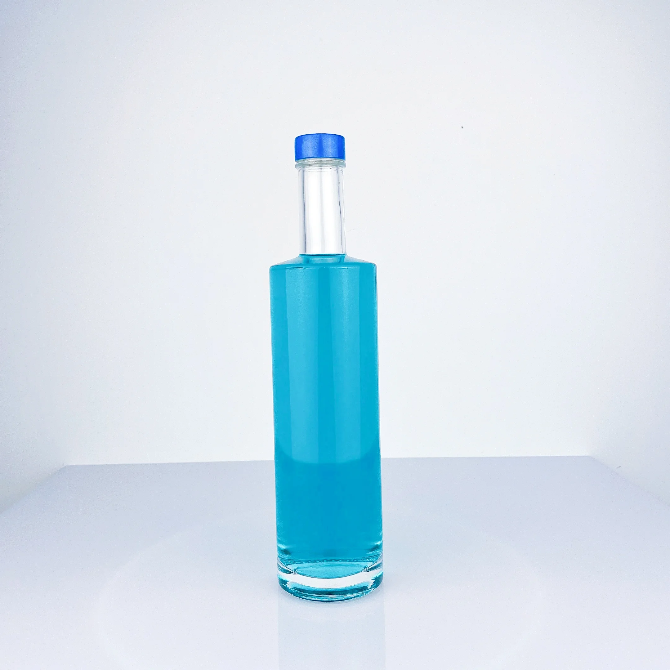 700ml Cam Şişe - Avrupa ve Avustralya Pazarları İçin Kapaklı